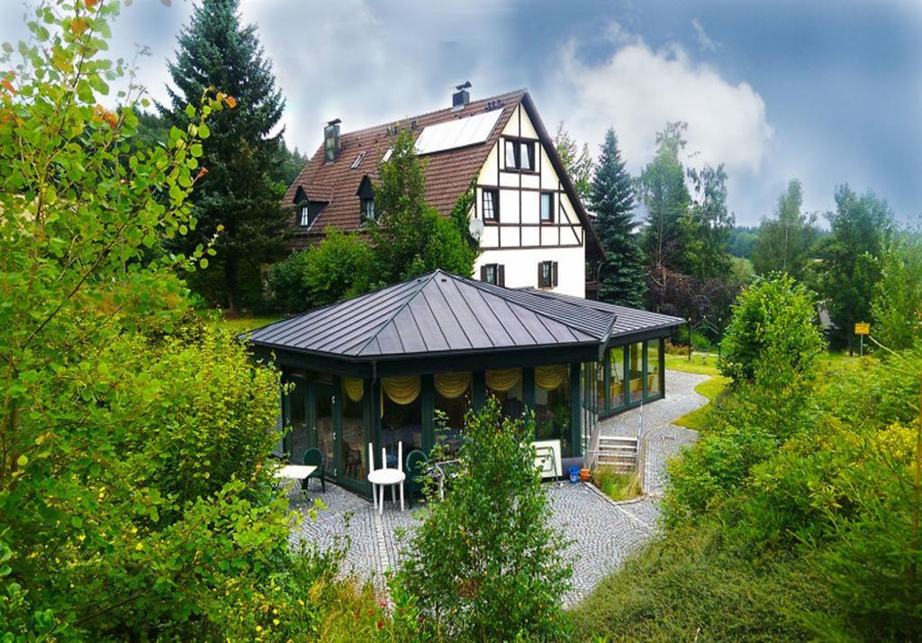 Pension Restaurant Im Grünen Tal Neualbenreuth Exterior foto